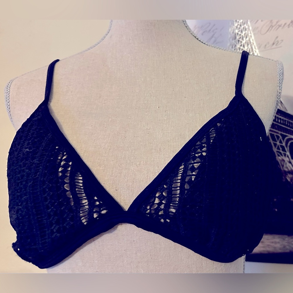 EUC XHILARATION black bikini lace top